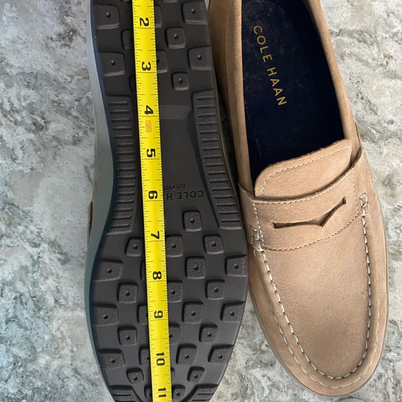 Men's Cole Haan driving loafers. - Picture 5 of 6